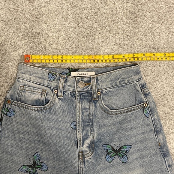 PacSun Dad Jeans with Butterfly‎ Pattern All Over Size 23 Pre-owned - Picture 8 of 9